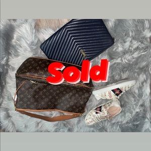 Gently used Louis Vuitton delightful mm bag